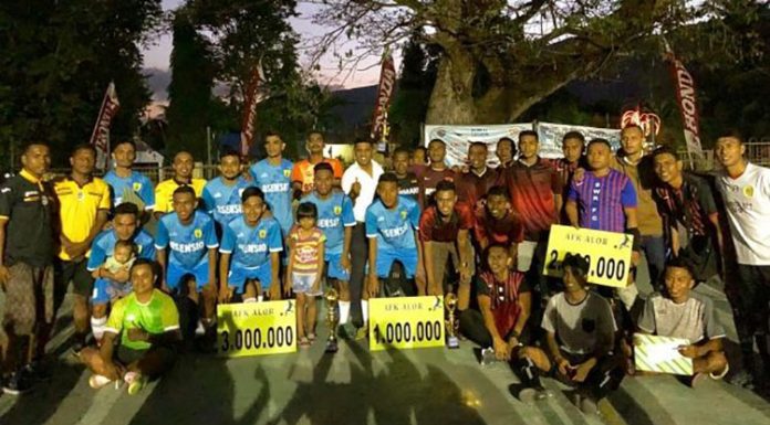 Asensio Rebut Piala AFK Alor 2019 Club Asensio foto bersama usai bodong Piala AFK Alor 2019