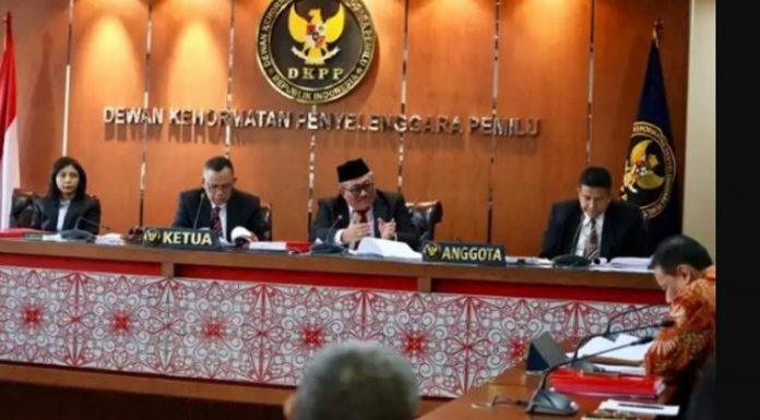 Begini Isi Putusan Bawaslu RI yang Digugat Bupati Amon Djobo di DKPP Sidang DKPP terkait Pilkada Alor, Rabu (3/7/2019) di Jakarta. (Sumber: website dkpp.go.id).