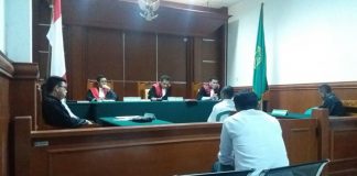 Nakhoda KM Nusa Kenari II Divonis Hakim 5 Tahun, Denda Rp 500 Juta Sidang putusan terdakwa KM Nusa Kenari II, Piterson Plaituka, Rabu (25/9) di PN Kalabahi Jl. Jend. Sudirman Kalabahi Timur.