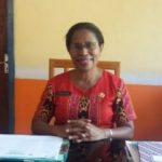 Siswa SMK N 1 Kalabahi Praktek di Kapal Ferry Cepat Kepala SMK Negeri 1 Kalabahi Idaleta Laure, S.Pd, ketika ditemui wartawan di ruang kerjanya, Kamis (11/7).