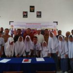 Korwas Buka Kegiatan Workshop K 2013 di SMKN Ampera Korwas SMA/SMK Angrith Akal foto bersama usai membuka Kegiatan Workshop Kurikulum 2013 dan Rapat Kerja di SMKN Ampera.