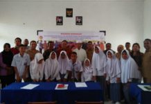 Korwas Buka Kegiatan Workshop K 2013 di SMKN Ampera Korwas SMA/SMK Angrith Akal foto bersama usai membuka Kegiatan Workshop Kurikulum 2013 dan Rapat Kerja di SMKN Ampera.