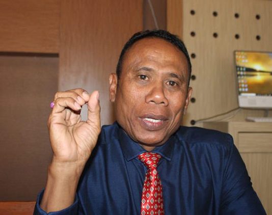 Bupati Bisa Ganti Jabatan Dua Terdakwa Kades Terpilih di Alor Advokad senior Yusak Tausbele, SH.,M.Hum