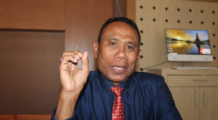 Bupati Bisa Ganti Jabatan Dua Terdakwa Kades Terpilih di Alor Advokad senior Yusak Tausbele, SH.,M.Hum