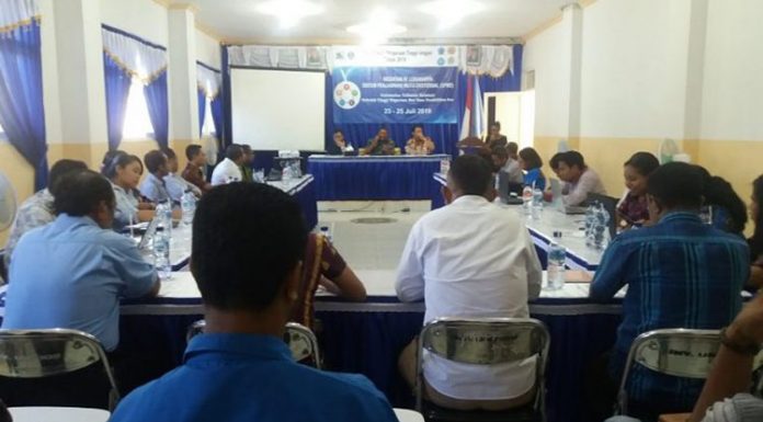 PT Asuh Optimalkan Mutu Pendidikan di Untrib dan STIKIP Soe Rektor Untrib Alvonso F. Gorang, S.Sos.,MM didampingi Ir. Hanny H. Tumbelaka, M.Sc, Ph.D dan Drs. Heri Saptono Warpindyasmoro, M.Si pada acara pembukaan SPME di aula kampus Untrib, Selasa (23/7).