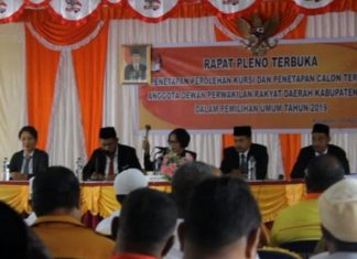 KPU Tetapkan 30 Anggota DPRD Alor Setelah Terima Putusan MK Rapat Pleno Terbuka penetapan kursi dan calon terpilih Anggota DPRD Alor Tahun 2019, Sabtu (10/8), di ruang sidang KPU, Kalabahi.