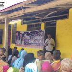 Puskesmas Alor Kecil Gandeng ACT dan Dairy Milk Cegah Stunting di Alor Kapus Alor Kecil Susantje Y. Moldena memberikan penjelasan cegah stunting dan lengkapi Imunisasi di Posyandu Bampalola, Rabu (21/8).