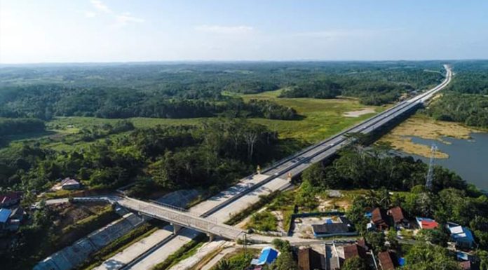 Presiden Pastikan Tol Balikpapan-Samarinda Rampung Akhir Tahun 2019 Foto: Proyek jalan Tol Balikpapan - Samarinda. (Sumber: Akun Facebook, Presiden Joko Widodo).