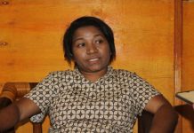 Untrib Siap Wisudakan 244 Wisudwan Ketua Panitia Wisuda Untrib Adolfina Oualeng, M.Th. Pak