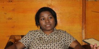 Untrib Siap Wisudakan 244 Wisudwan Ketua Panitia Wisuda Untrib Adolfina Oualeng, M.Th. Pak