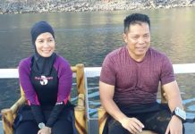 Kapolda NTT: Terumbu Karang Alor Indah Sekali Kapolda NTT Irjen Pol. H. Hamidin didampingi istrinya ketika menyelam di perairan Ternate, Kabupaten Alor, Minggu (29/9). (Foto: Dani Manu).