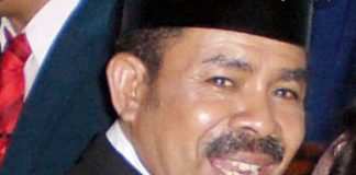 Benarkah Bupati Pally Perintah TAPD Suap Banggar? Bupati Alor Periode 2009-2014, Drs. Simeon Th. Pally.