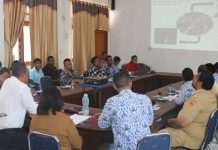 Draf Ranperda Pengelolaan Sampah di Alor Mulai Dirumuskan Kegiatan diseminasi hasil kajian dan lokakarya evaluasi regulasi persampahan dan pengingkatan kesadaran publik, Senin (28/10) di aula Bapelitbang Alor.