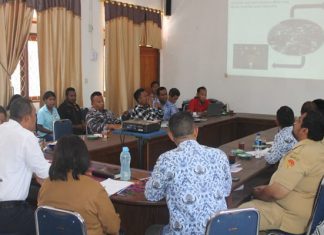 Draf Ranperda Pengelolaan Sampah di Alor Mulai Dirumuskan Kegiatan diseminasi hasil kajian dan lokakarya evaluasi regulasi persampahan dan pengingkatan kesadaran publik, Senin (28/10) di aula Bapelitbang Alor.