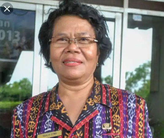Disnaker NTT Siap Mediasi Sengketa Buruh dan Enny Anggrek Kadisnaker Provinsi NTT, Sisilia Sona. (Sumber: metrobuananews.com).