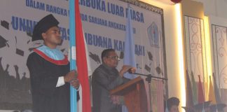 Wabup Alor Ajak Untrib Bersinergi Wakil Bupati Alor, Imran Duru, S.Pd, sambutan di acara Wisuda Untrib Tahun 2019 di Kalabahi.