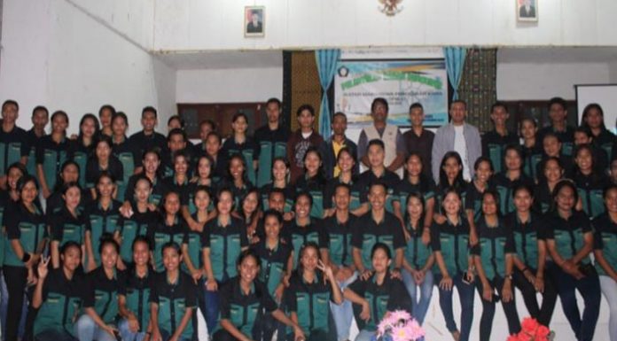 Pengurus Imaspika Undana Dilantik Jhonson Naat lantik Pengurs Imaspika Undana, Sabtu (23/11) di Aula SMA N.4 Kupang.