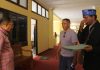 Terima Surat Pegiat Wisata Alor, Bupati Tegaskan Batalkan Proyek Tambatan Ling’al Pegiat Wisata; Safrudin Tonu, Gerson Blegur, Viktor Suma'a, Demas Mautuka dan Joni Kenarimahi serahkan surat pembatalan Tambatan Perahu ke Bupati Alor melalui Sekda Hopni Bukang, SH, Jumat, (15/11) di Kantor Bupati Alor, Batunirwala.