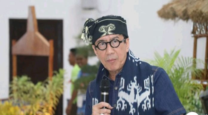Hadiri Sidang Raya PGI, Menkumham Tiba di Waingapu Menkumham Yasona Laoly di Waingapu, Sumba Timur. (Sumber: sinodegmit.or.id).
