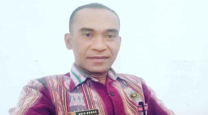 Pemkab Alor Himbau Warganya Tak Buang Sampah di Kali dan Drainase Arif Bunga, ST