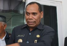Bupati Alor: Minum Marungga, Virus Corona Datang na Kena Suanggi Bupati Alor Drs. Amon Djobo