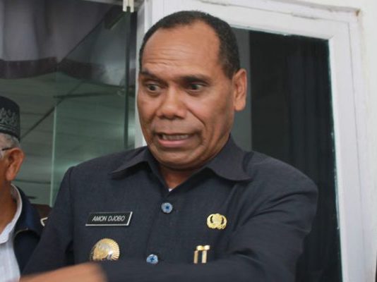Bupati Alor: Minum Marungga, Virus Corona Datang na Kena Suanggi Bupati Alor Drs. Amon Djobo