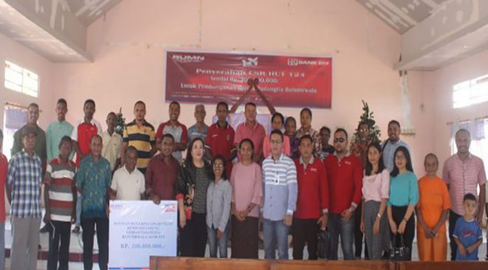 BRI Bantu Dana CSR Rp 200 Juta Bangun Gereja di Alor Bantuan CSR BRI Rp. 200 juta yang diserahkan kepada Jemaat Padangtia Batunirwala, Sabtu (21/12) pagi di kota Kalabahi, ibu kota Kabupaten Alor.