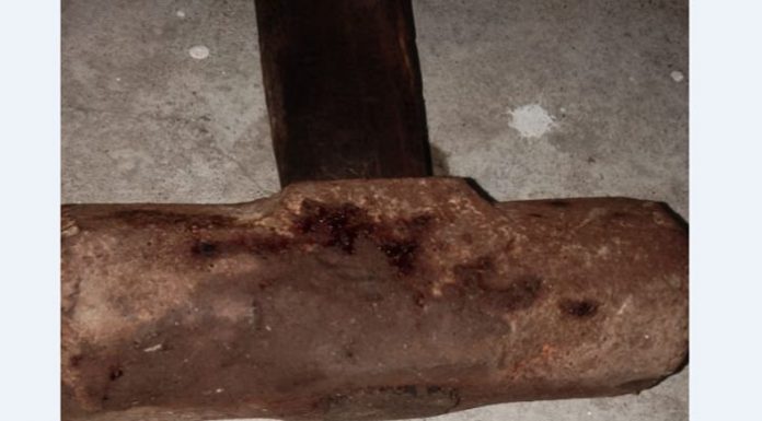 Larang Masuk Penatua GMIT, Suami Hajar Istri dengan Hammer 10 Kg Hammer yang dipakai pelaku memukul korban