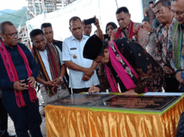 Menag Fachrul Razi Bangga Kerukunan Hidup di Alor Menteri Agama Jenderal TNI (Purn) Fachrul Razi meresmikan gedung KUA Alor, Sabtu (28/12/2019) di Kalabahi.