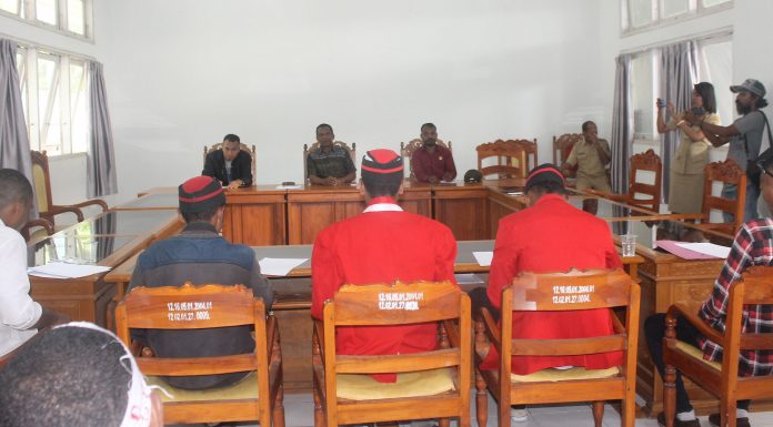 Pemkab Alor Diminta Hormati Moratorium Tambang Gubernur NTT DPC GMNI Alor Berdialog dengan Komisi III DPRD. Mereka menolak rencana pertambangan emas oleh PT KPU di Bukit Mas, Kabir seluas 5000 hektare