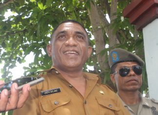 Proses AMDAL Tambang Emas Kabir Resmi Dihentikan Kadis-LHD-Obeth-Bolang-S.Sos-ketika-menerima-aksi-GMNI-Senin-24-Februari-2020-di-kantor-DLHD-Daerah-Lama..jpg Februari 24, 2020