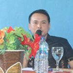 Rocky Winaryo: Jangan Main-Main Kerja Jalan Propinsi di Alor Anggota DPRD NTT Rocky Winaryo, saat berdialog dengan siswa, guru dan Kasek SLBN Alor, Jumat (14/2) di Mebung.