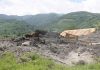 Tumpukan Sisa Aspal dan Besi Tua Milik PUPR NTT Kotori Wajah SMK 3 Alor Tumpukan Aspak milik Dinas PUPR Provinsi NTT yang berada di SMK 3 Mebung
