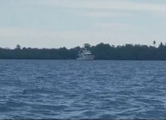 Khawatir Covid-19, DKP NTT Usir Kapal Turis Asing di Pulau Sika Kapal Australia yang diusir KC DKP NTT di perairan laut pulau Sika Kabupaten Alor pada Sabtu (28/3) siang ini.