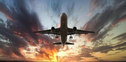 Ancaman Covid-19, Bandara Mali dan Pelabuhan Ditutup? Ini Penjelasan Manajemennya Pesawat (Foto: Detik.com).