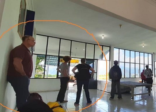 Terkait Corona, Tiga WNA baru Tiba di Alor NTT belum Terpantau Keberadaannya Tiga WNA yang masuk Alor melalui jalur Bandara Mali, Minggu (15/3). Saat ini ketiganya belum terdeteksi keberadaannya. (foto: doc tribuanapos.net).