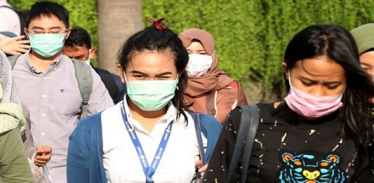 Delapan Warga Alor dari Malaysia Ditetapkan ODP Corona Upaya cegah virus corona, warga di Jl. Thamrin Jakarta mengenakan Masker. (Foto: JPNN.com). Gambar tak ada kaitan dengan isi berita.