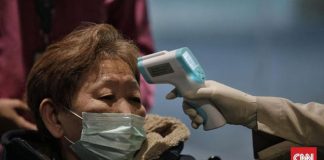 Pasien Terduga Corona di Alor NTT Mulai Membaik Ilustrasi pemeriksaan gejala virus corona. (Foto: CNNIndonesia.com).