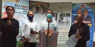 10 Warga NTT Positif Corona Kepala Dinas Kesehatan Provinsi NTT Domi Mere ketika jumpa pers umumkan 10 pasien positif corona di NTT, Kamis (30/4) di Kupang.