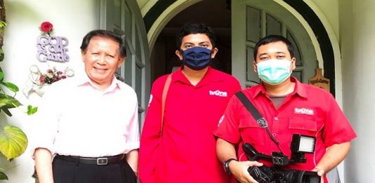 Pembatasan Sosial Berskala Besar, Masihkah Efektif Menekan Covid-19? Dr. Hendrawan Nadesul (ujung kiri). (Foto: dok dokter Herawan).