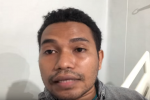 Pasien Positif Covid-19 NTT El Asamau Minta Dukungan Doa untuk Kesembuhan El Asamau ketika mengumumkan dirinya positif terjangkit virus corona (covid-19) di RSUD Prof. Dr. Johanes Kupang, Jumat (10/4) dini hari. (Foto: Sreenshot video youtube El Asamau).
