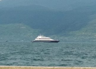 Kapal yang Berlabuh di Perairan Alor Adalah Kapal WNI, Bukan Kapal Asing Kapal Recreational Boat Seaisee 1 milik WNI yang tiba di perairan pelabuhan Kalabahi, Kamis (9/4) siang.