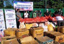 Paguyuban Tionghoa Alor Bantu Sembako untuk Warga Terdampak Covid-19 PSMTI dan Kodim 1622 Alor siap distribusi bantuan sembako kepada masyarakat terdampak covid-19 di Kota Kalabahi, Rabu (22/4), pagi. (Foto: doc PSMTI Alor).