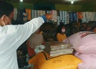 Camat Teluk Mutiara dan Satgas Covid-19 Alor Razia Masker