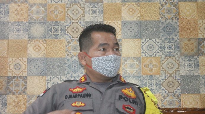 Kapolres Alor: Enny Anggrek Harus Patuh Hukum Kapolres Alor AKBP Darmawan Marpaung, S.IK.,M.Si ketika berdialog dengan Ketua PSI Alor Dony Mooy, Rabu (27/5) di ruang kerjanya.