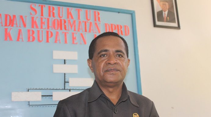 BK Sebut Aduan GMKI Tak Cukup Bukti Adili Etik Ketua DPRD Alor Ketua BK DPRD Alor Sony Magangsau. (Foto: doc tribuanapos.net).