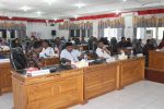 Bupati Alor Berhasil Mendamaikan Kisruh Politik di DPRD Anggota DPRD Alor serius mengikuti sidang paripurna penetapan APBD tahun 2020