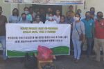 Cavik GMIT di Tribuana bagi Sembako dan Masker kepada Pedagang Kaki Lima Calon Vikaris GMIT se-Tribuana Alor foto bersama di Gereja Padang Tekukur sebelum melakukan aksi bagi Sembako dan Masker di wilayah pelayanan GMIT, Sabtu (2/5).
