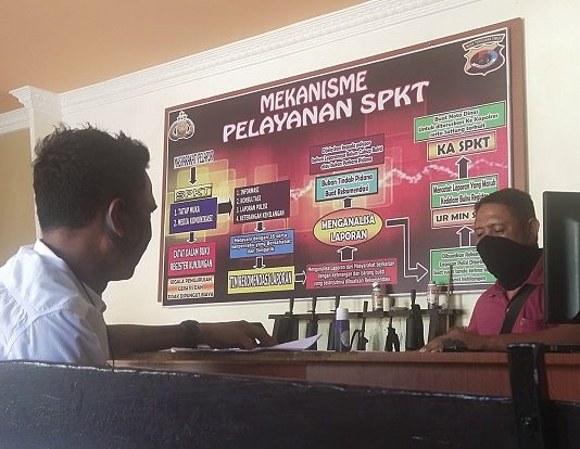 Dony Mooy Pidanakan Ketua DPRD dan Eks Ketua PSI Alor Anggota DPRD Alor Dony Mooy membuat Laporan Polisi di SPKT Polres Alor, Selasa (2/6) siang.