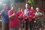 Ketua PSI Alor Bagi 1000 Masker Sumbangan DPP Ketua DPD PSI Kabupaten Alor Dony Menase Mooy, S.Pd, membagi Masker sumbangan DPP PSI, di Kelurahan Kalabahi Timur, Kamis (18/6) pagi.
